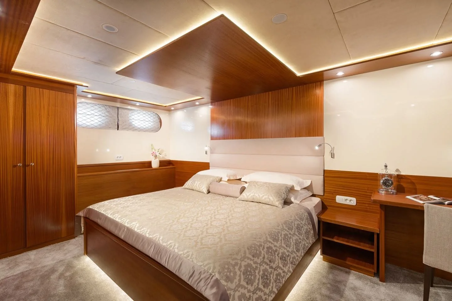 Motor Sailing Yacht Son de Mar – photo 4